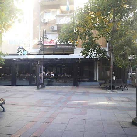 Brick Apartment On Macedonia Pedestrian Street Escópia Exterior foto
