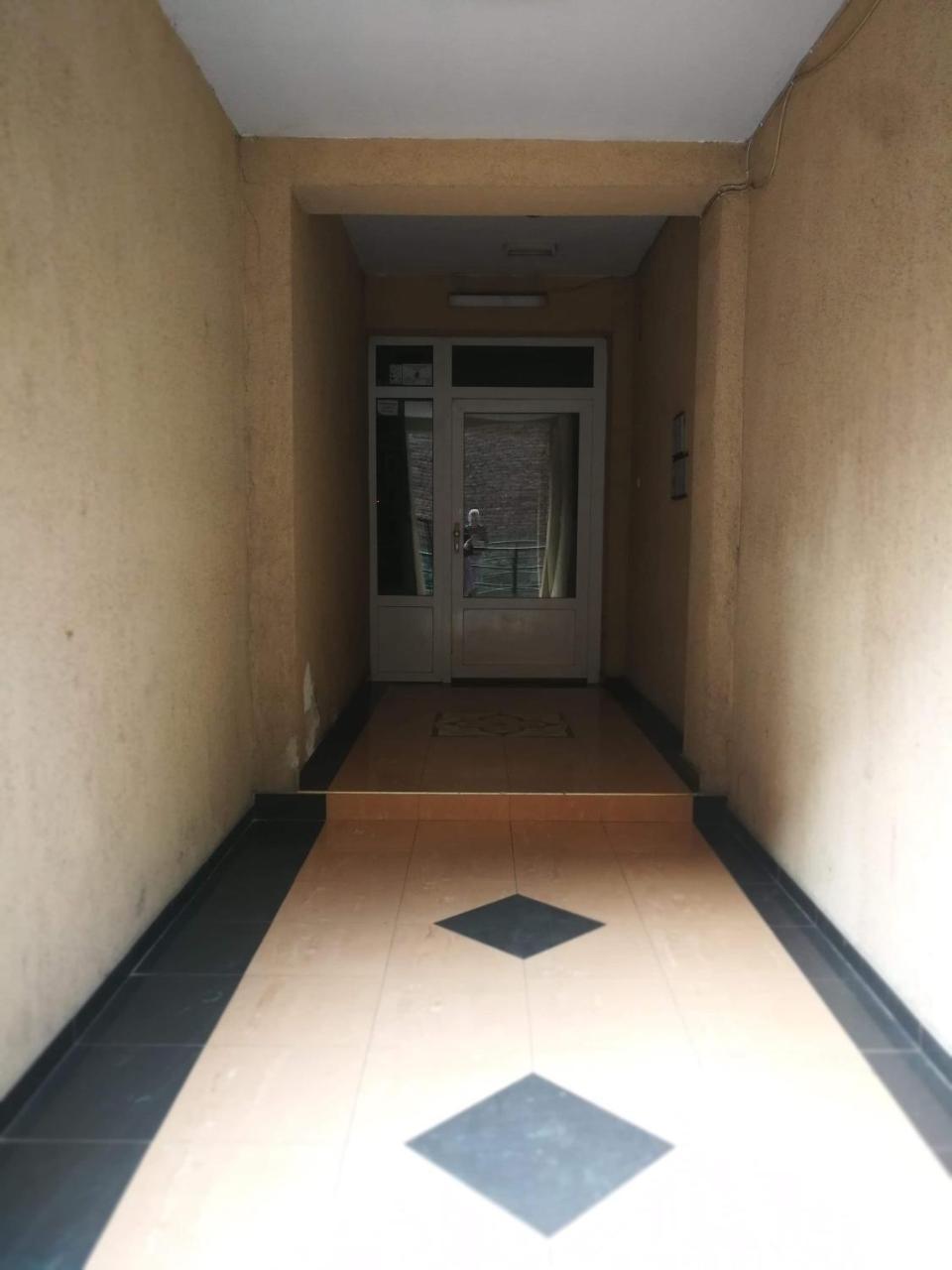 Brick Apartment On Macedonia Pedestrian Street Escópia Exterior foto